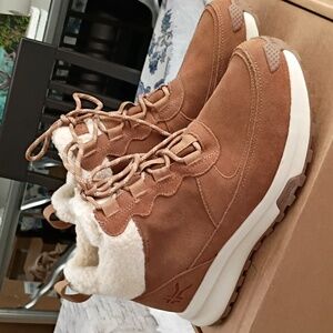 New KURU Cloud Atom Lumi Brown Waterproof Leather Ankle Boots, Plantar Fascitis